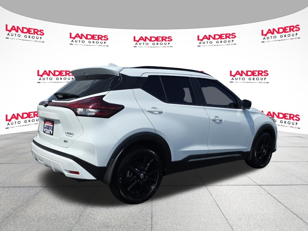 Used 2023 Nissan Kicks SR SR FWD