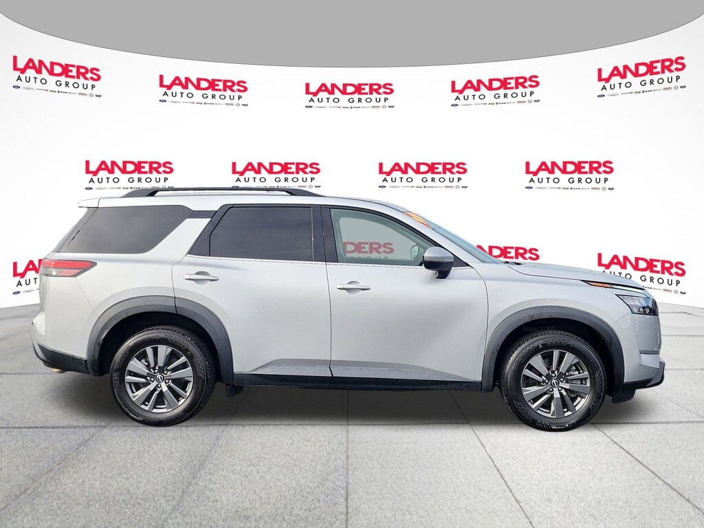 Used 2023 Nissan Pathfinder SV SV 2WD
