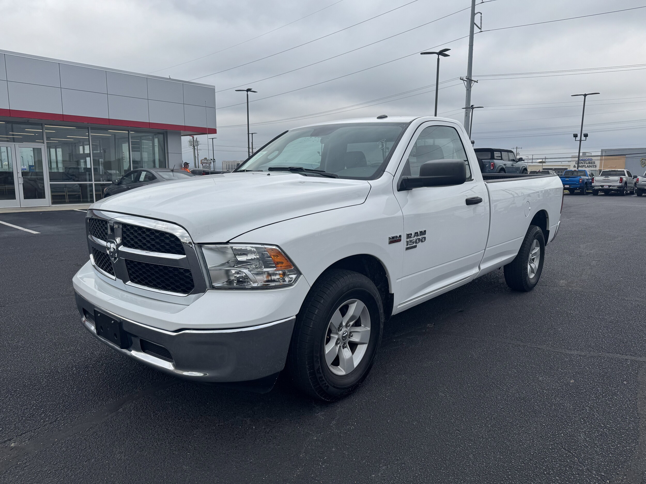 2019 Ram 1500 Classic Tradesman photo 3