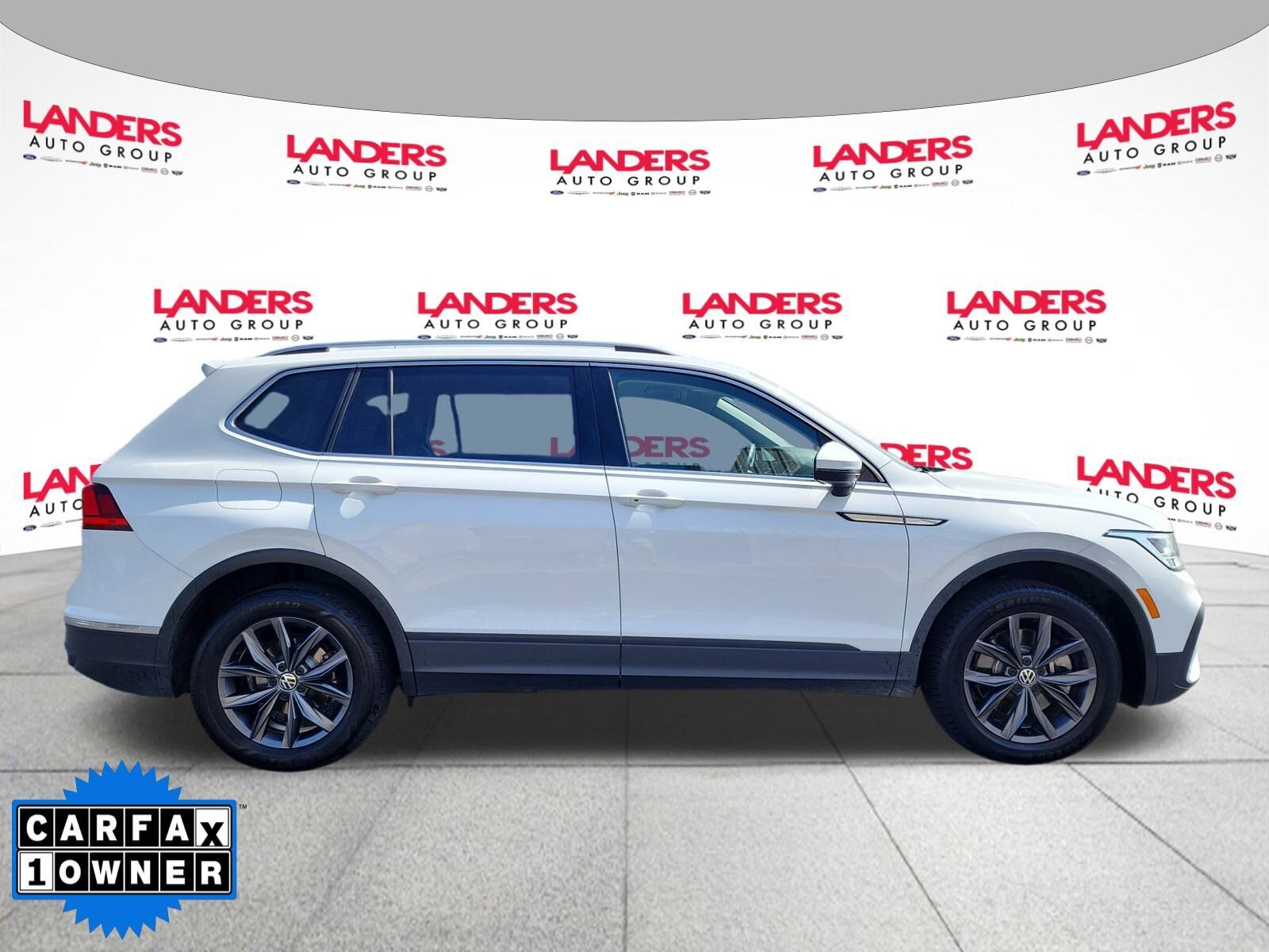 2024 Volkswagen Tiguan SE Wolfsburg Edition photo 2