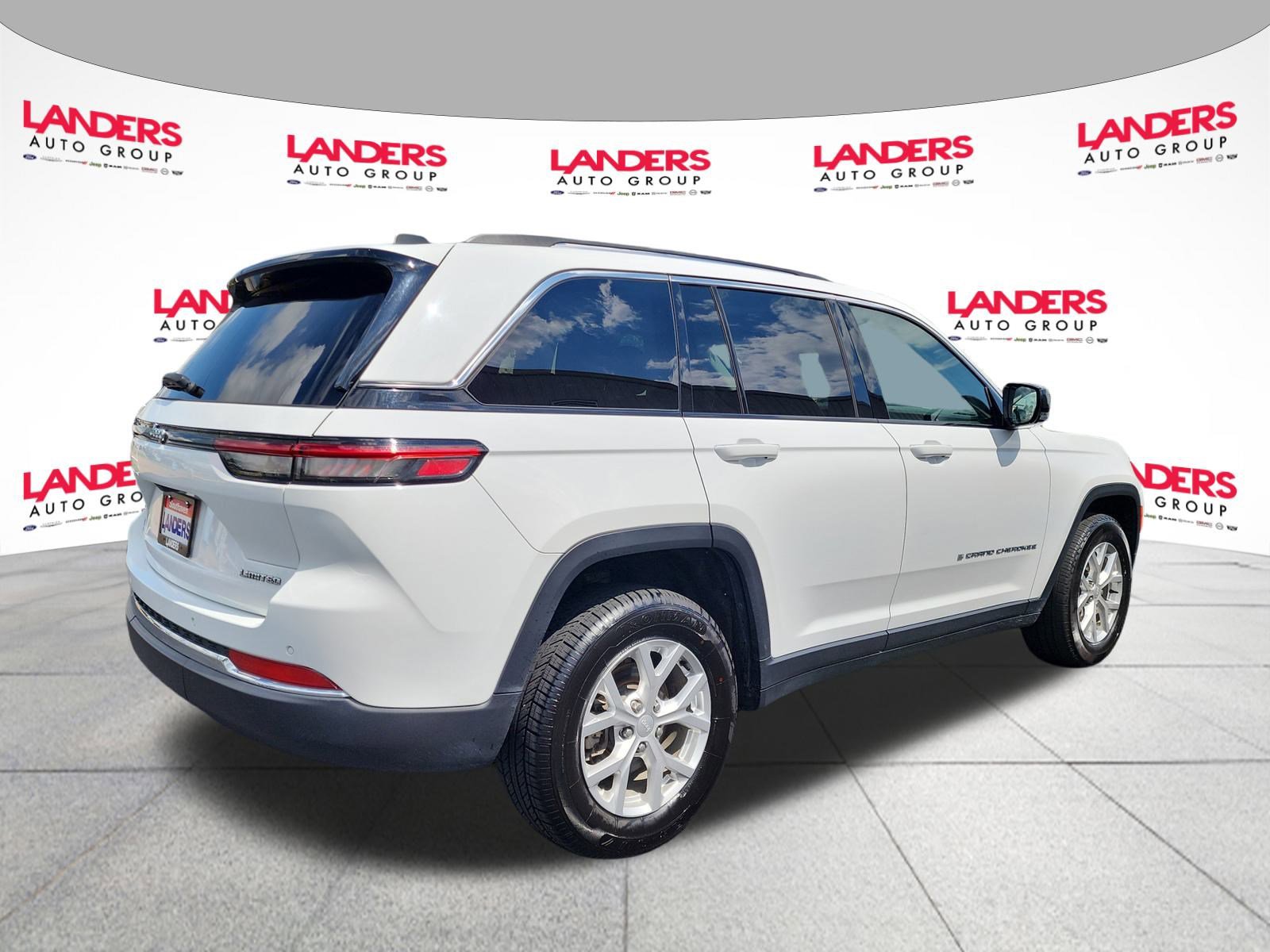 2024 Jeep Grand Cherokee Limited photo 3