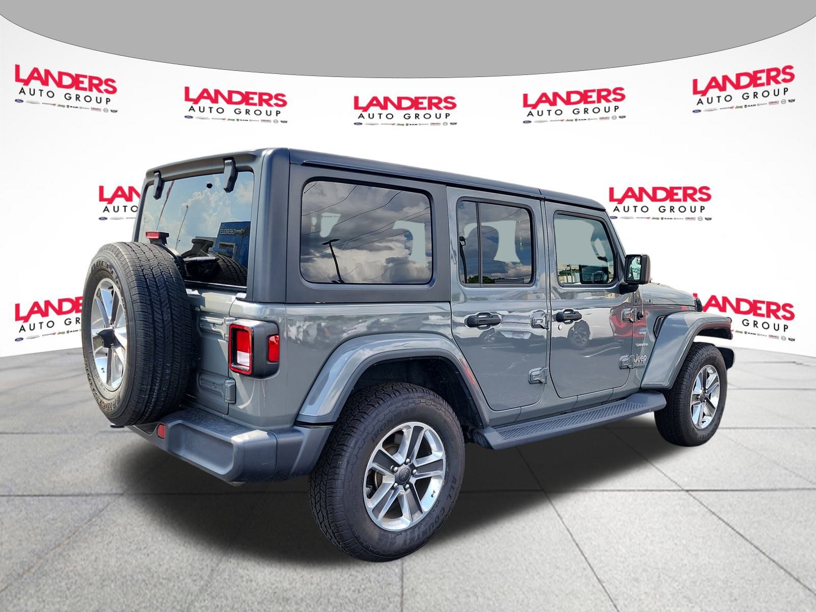 2021 Jeep Wrangler Unlimited Sahara photo 3