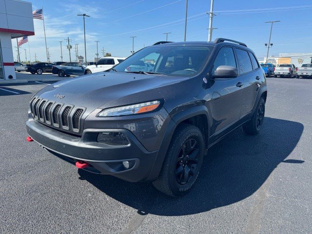 2016 Jeep Cherokee Trailhawk photo 2