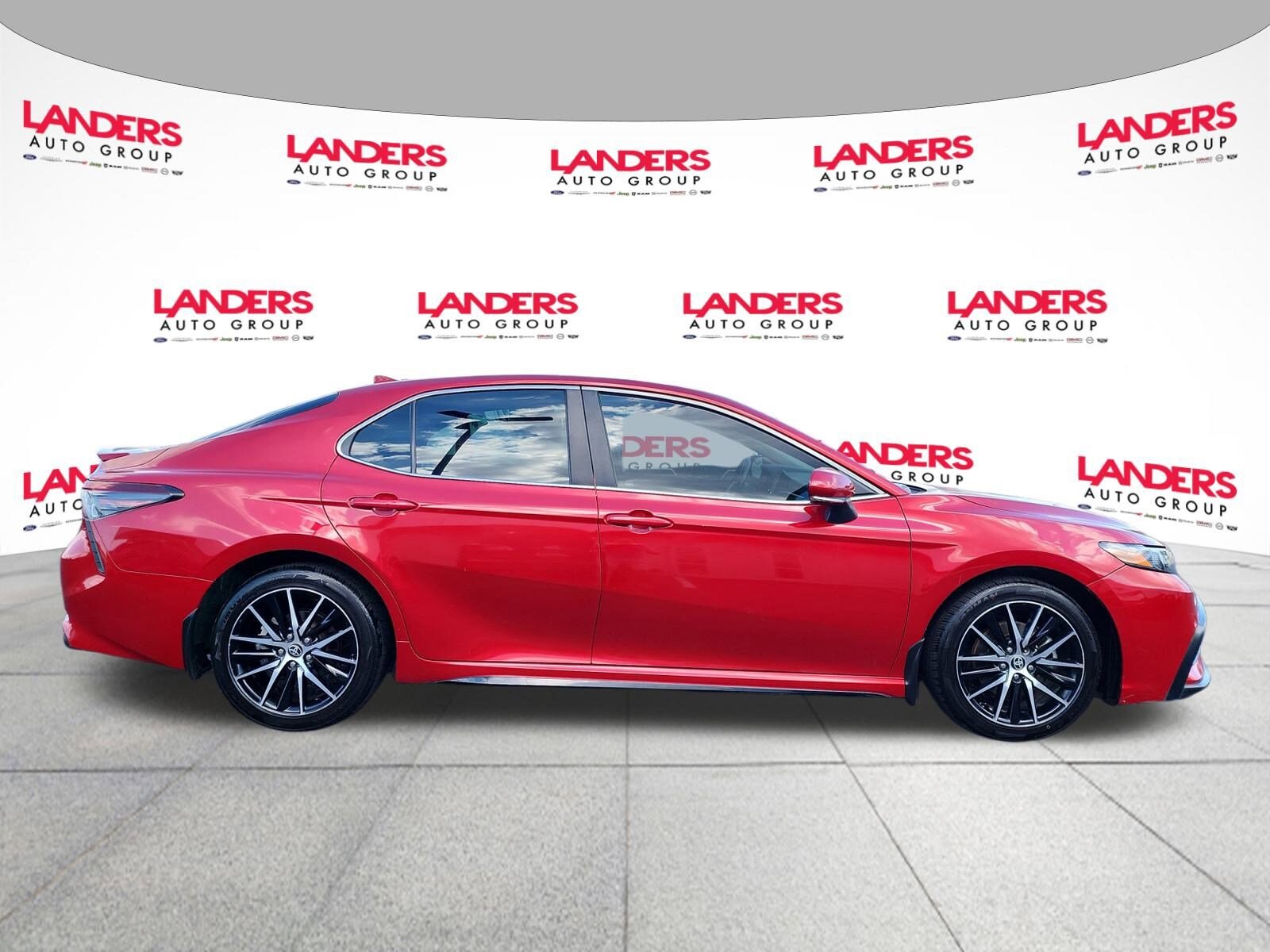 2023 Toyota Camry SE photo 2