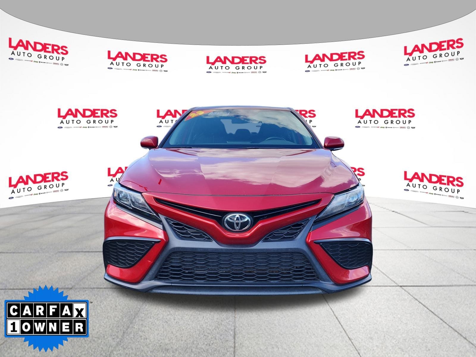 2023 Toyota Camry SE - Photo 8