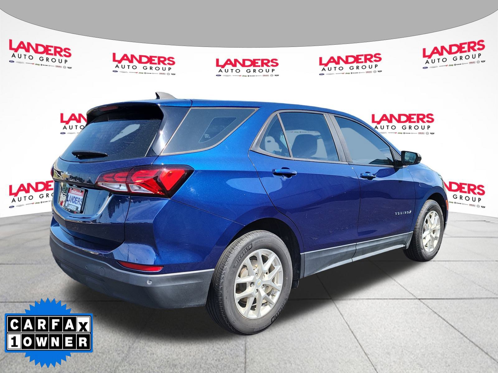 2022 Chevrolet Equinox LS photo 3
