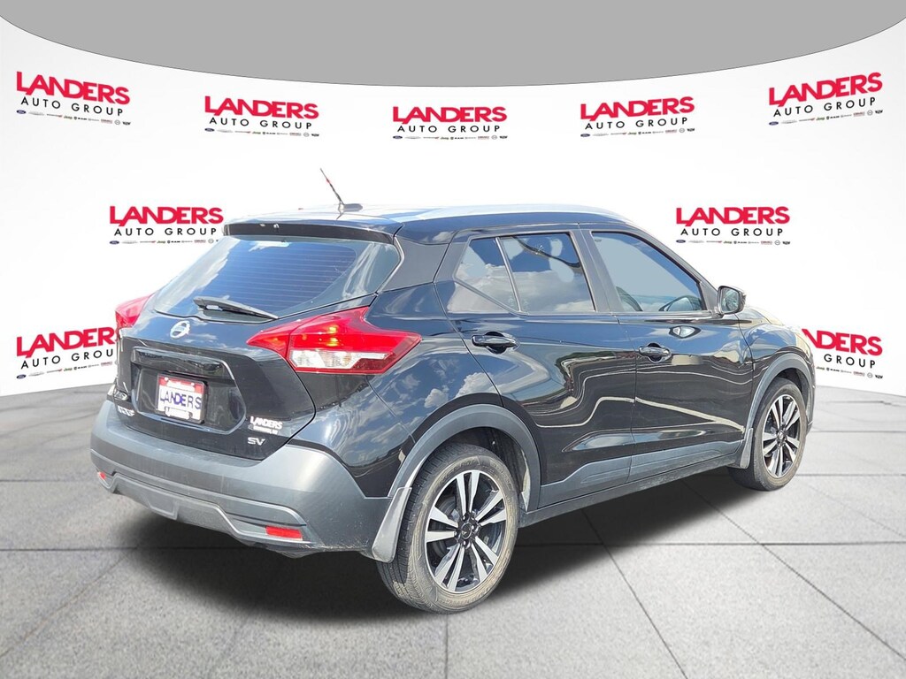 Used 2018 Nissan Kicks SV SV FWD
