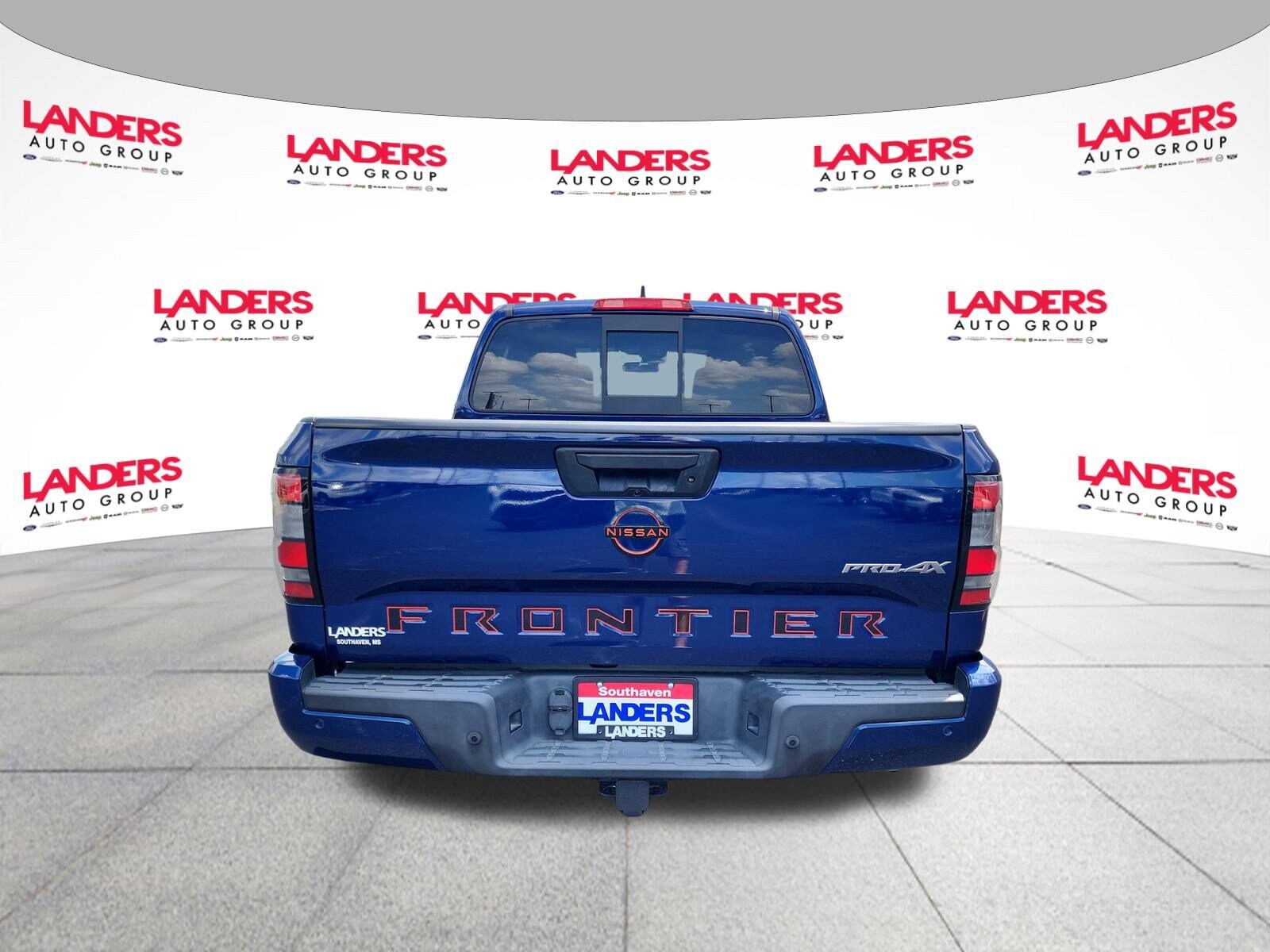 2022 Nissan Frontier Crew Cab PRO-4X photo 4