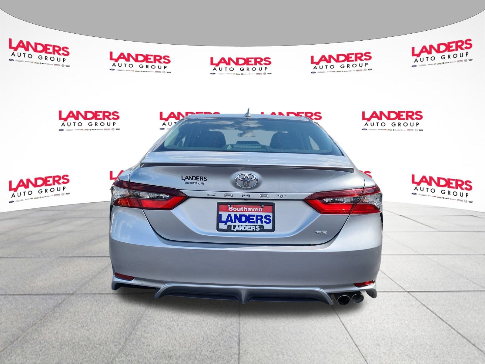 2023 Toyota Camry SE photo 4