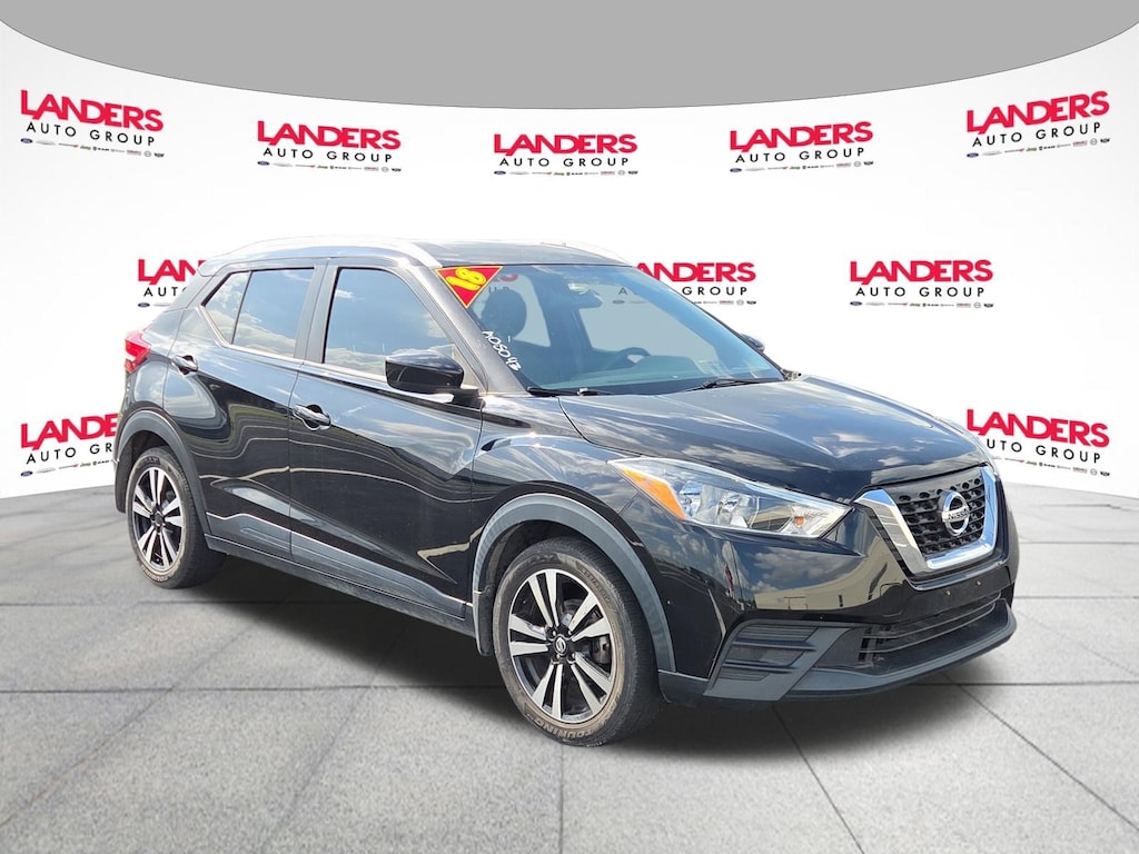Used 2018 Nissan Kicks SV SV FWD