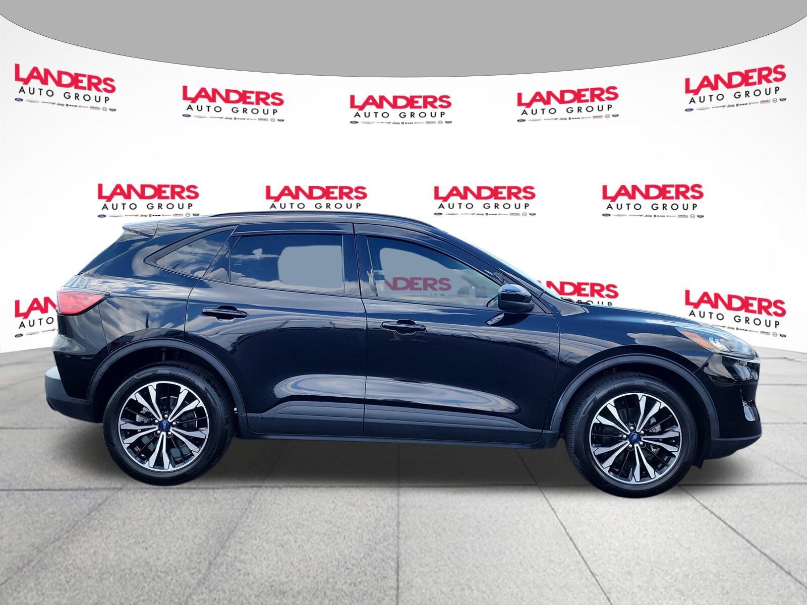 2022 Ford Escape SEL photo 2