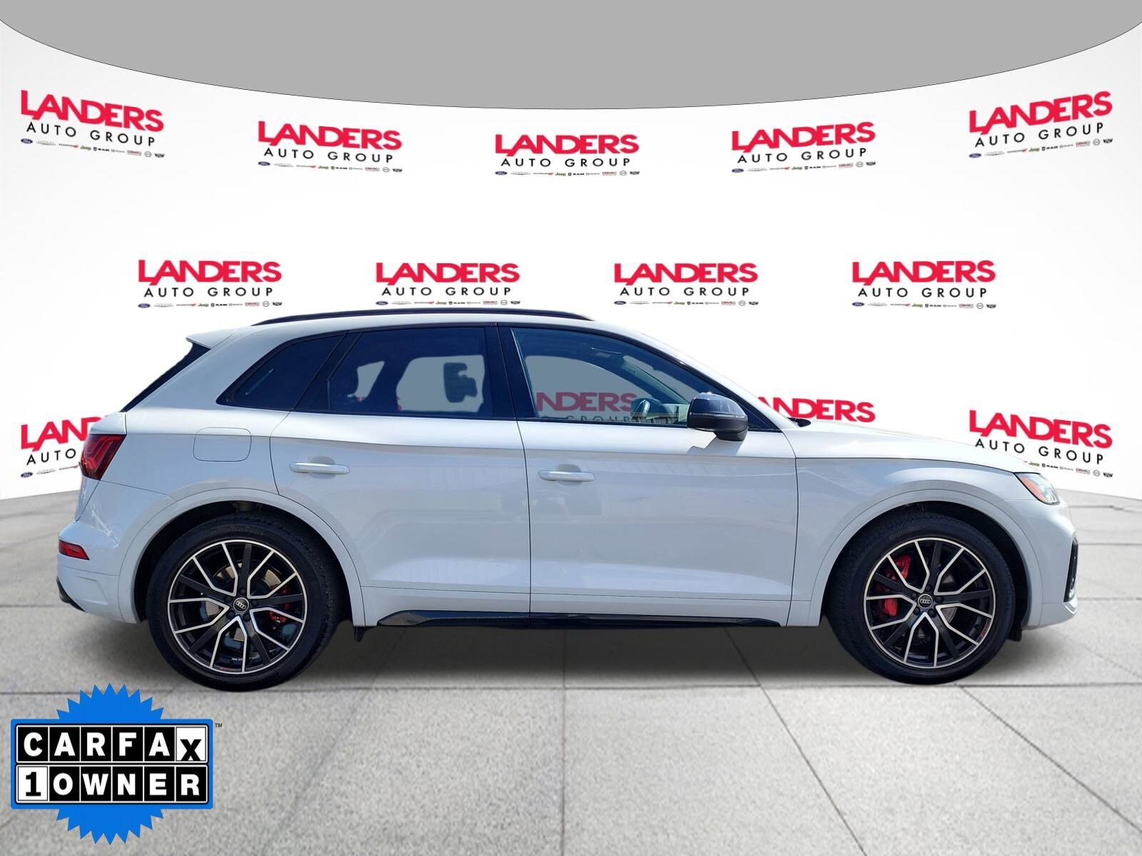 2023 Audi SQ5 Premium Plus photo 2