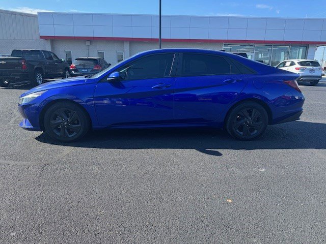 2022 Hyundai Elantra SEL Convenience photo 4