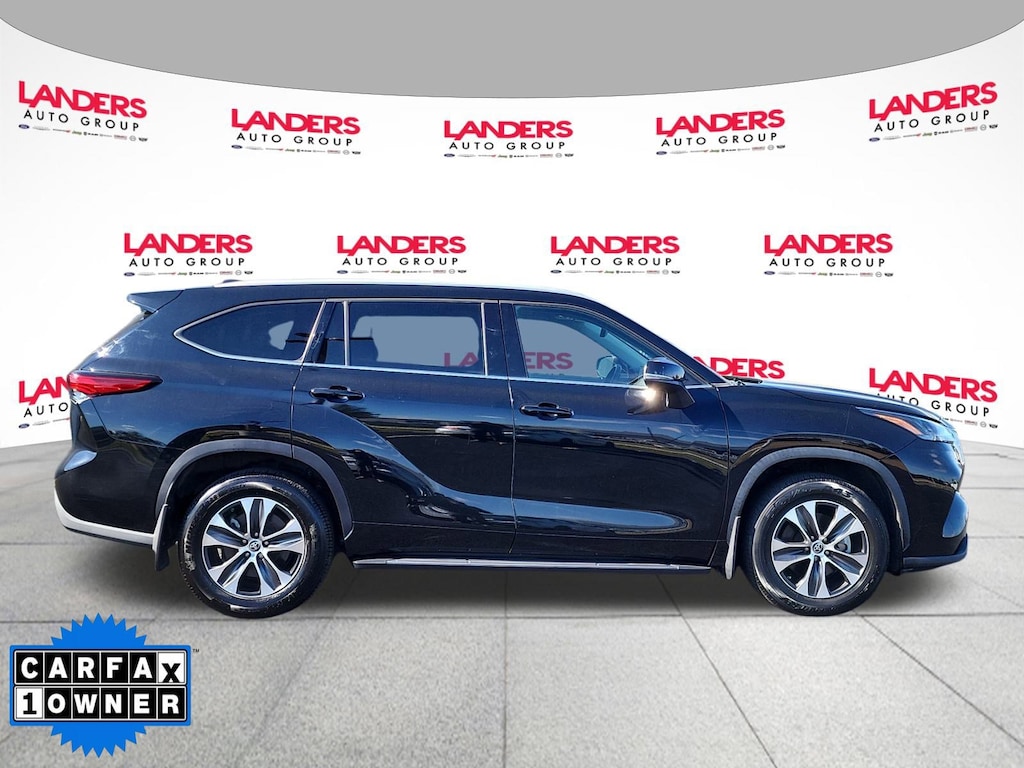 Used 2022 Toyota Highlander XLE XLE AWD