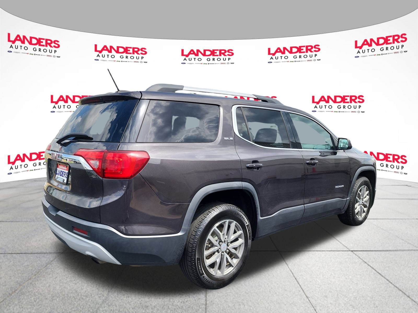 2017 Gmc Acadia SLE photo 2