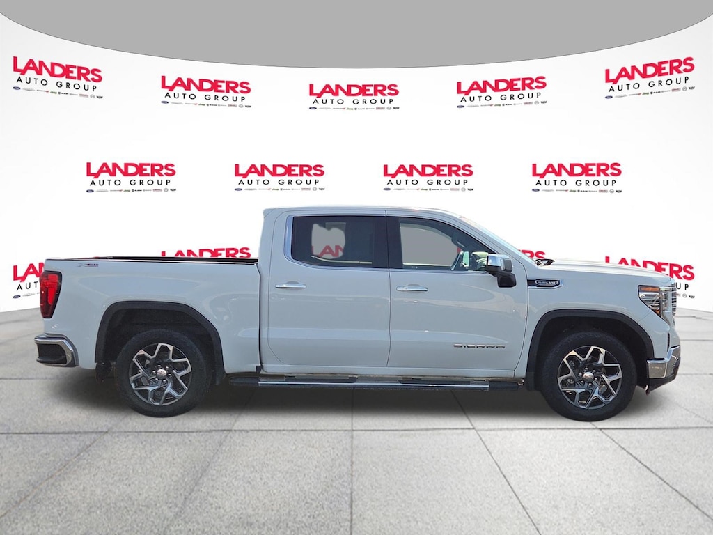 Used 2022 GMC Sierra 1500 SLT 4WD Crew Cab 147 SLT