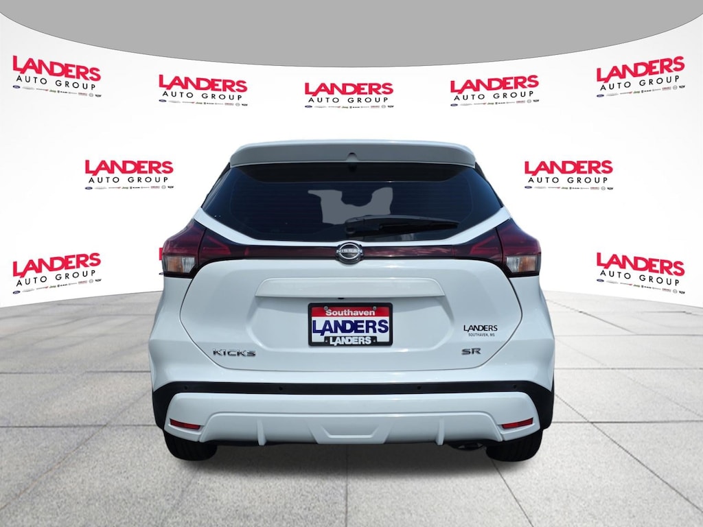 Used 2023 Nissan Kicks SR SR FWD