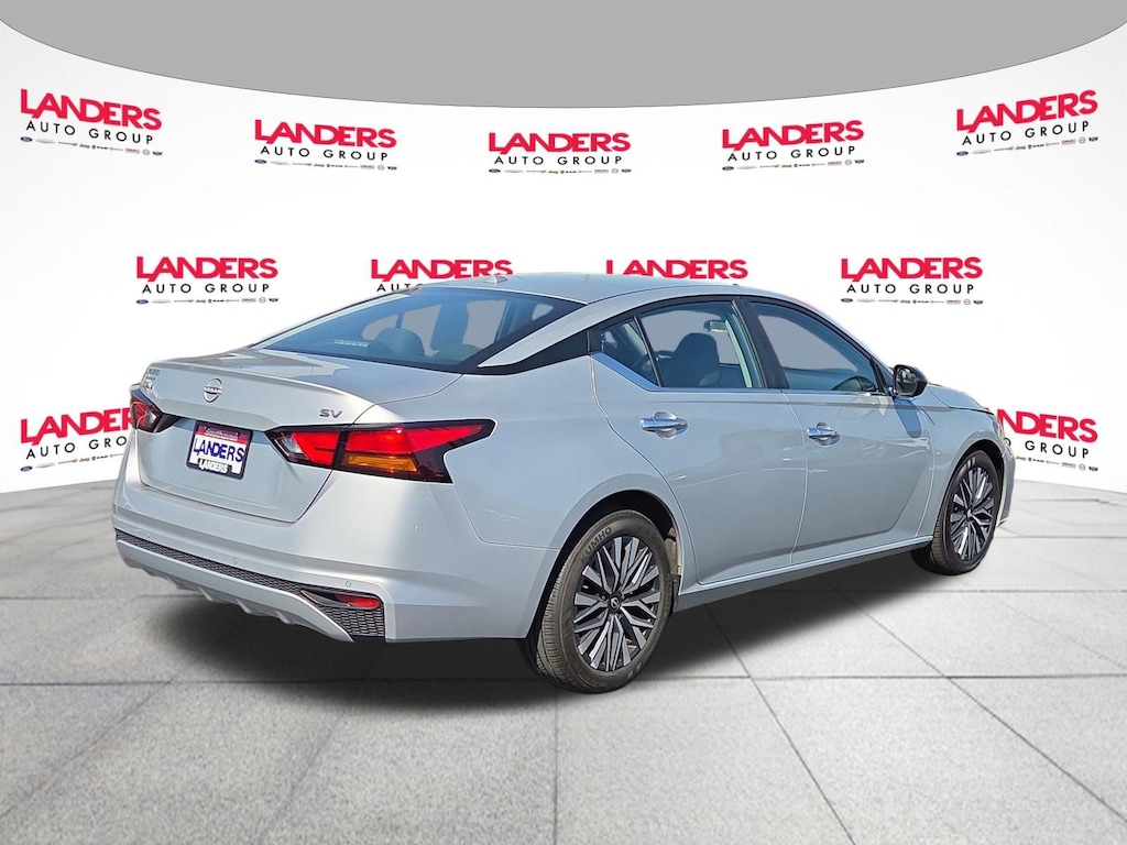 Used 2024 Nissan Altima 2.5 SV Sedan