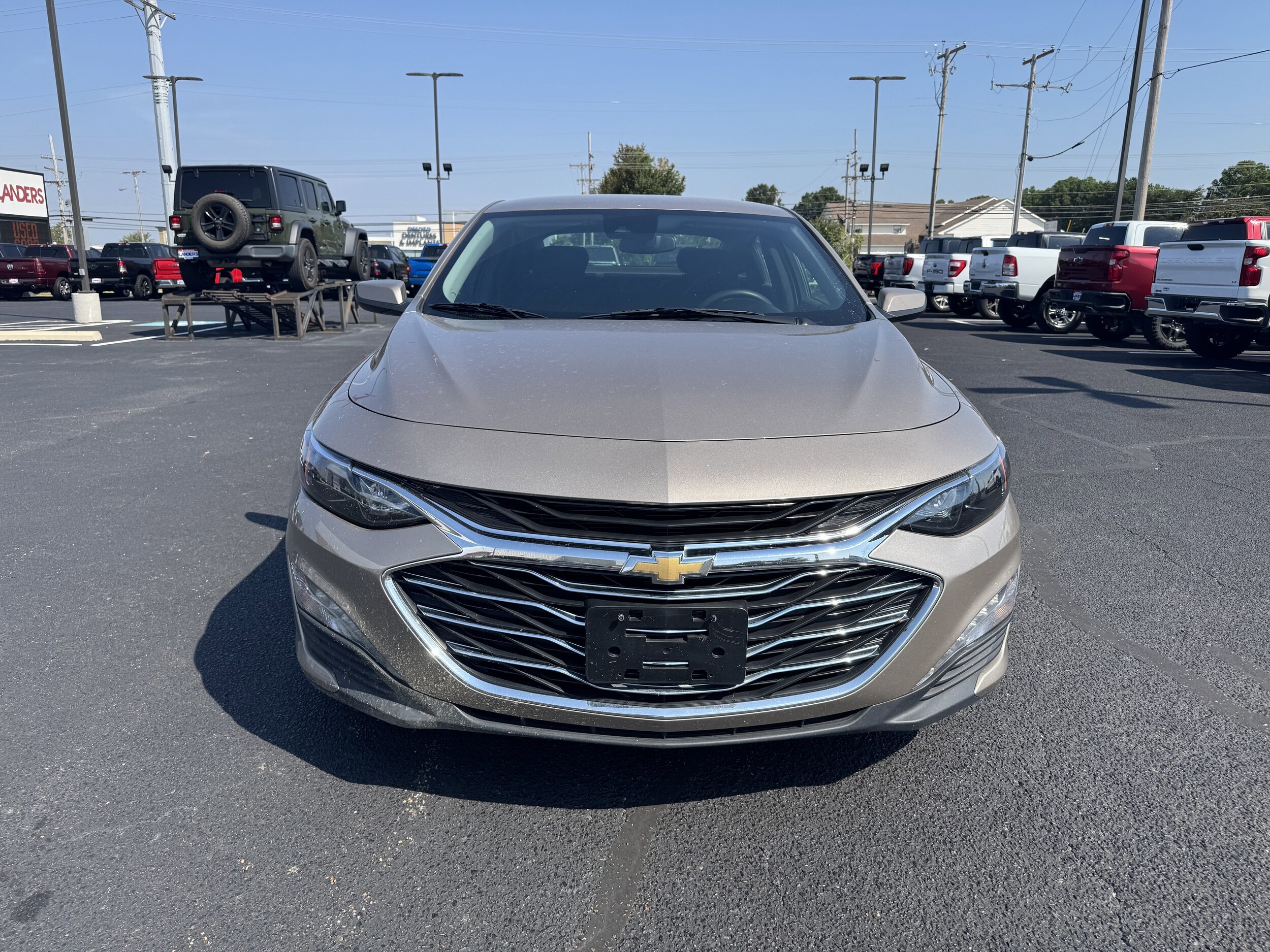 2024 Chevrolet Malibu 1LT photo 2
