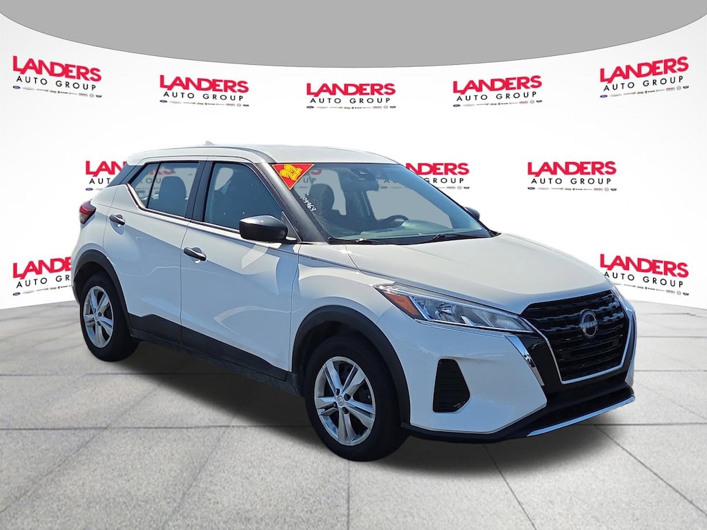 Used 2022 Nissan Kicks S S FWD