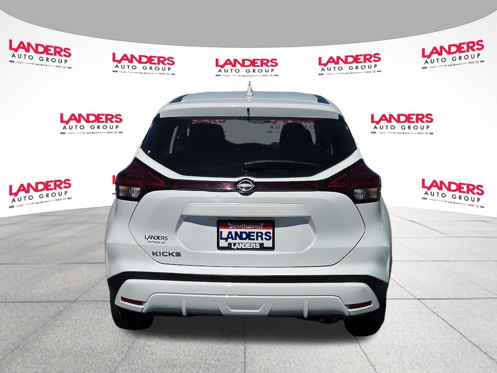 Used 2022 Nissan Kicks S S FWD