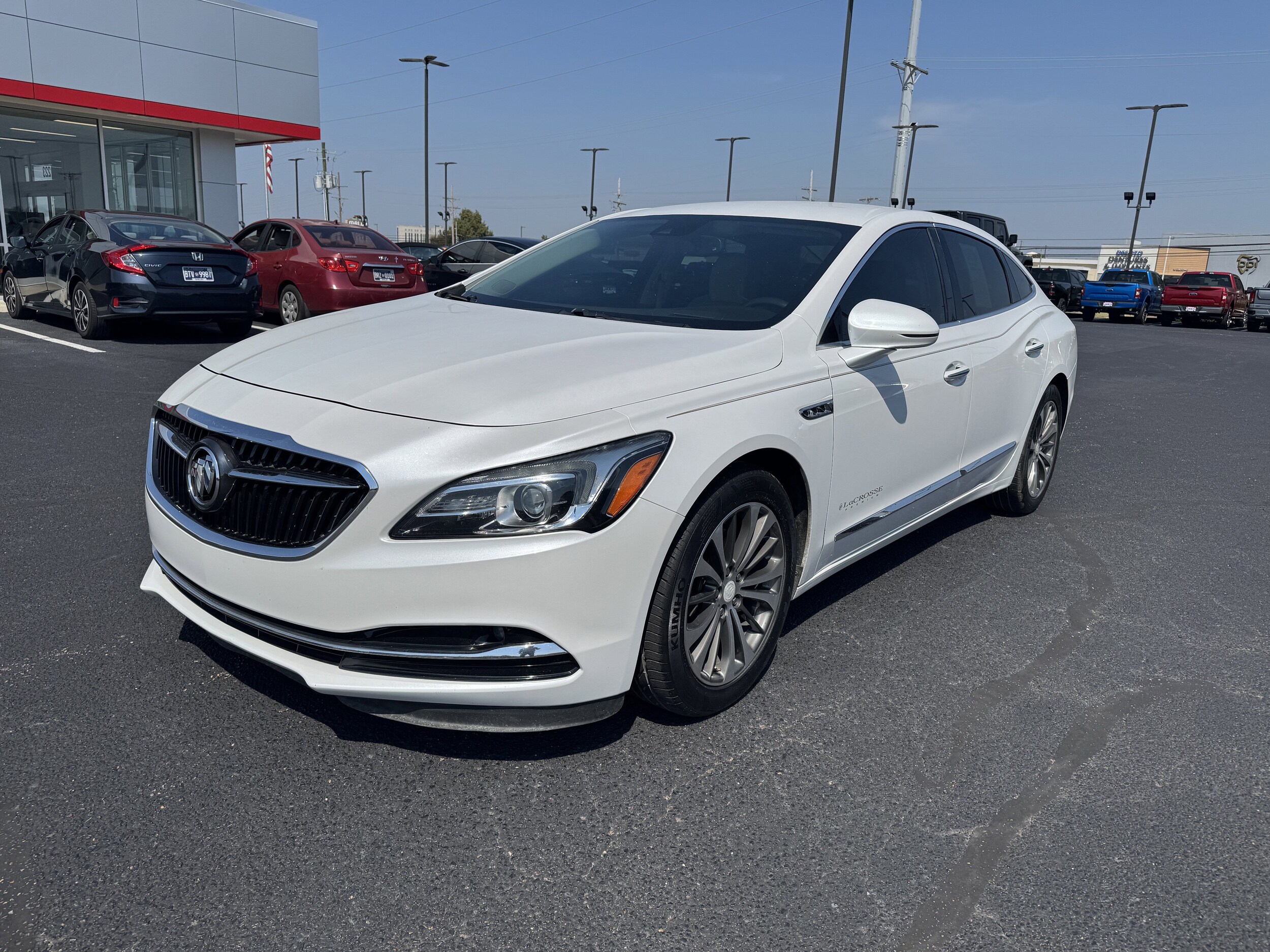 2017 Buick LaCrosse Premium photo 3