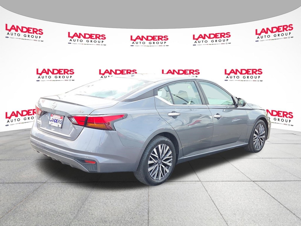 Used 2023 Nissan Altima 2.5 SV Sedan