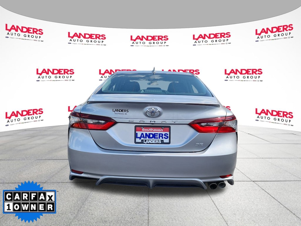 Used 2023 Toyota Camry SE SE Auto