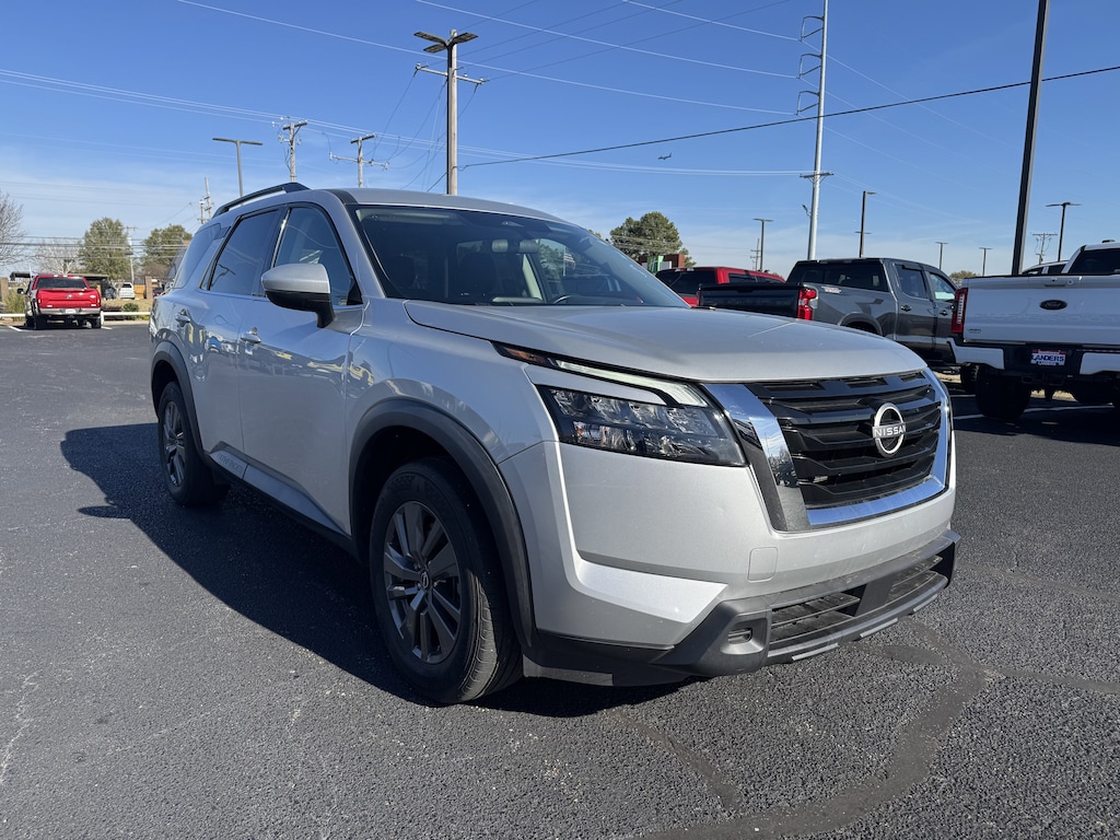 Used 2023 Nissan Pathfinder SV SV 2WD
