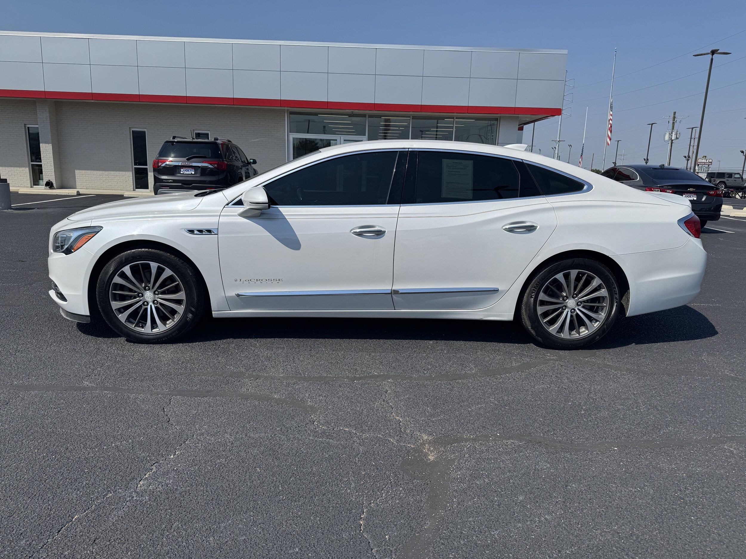 2017 Buick LaCrosse Premium photo 4