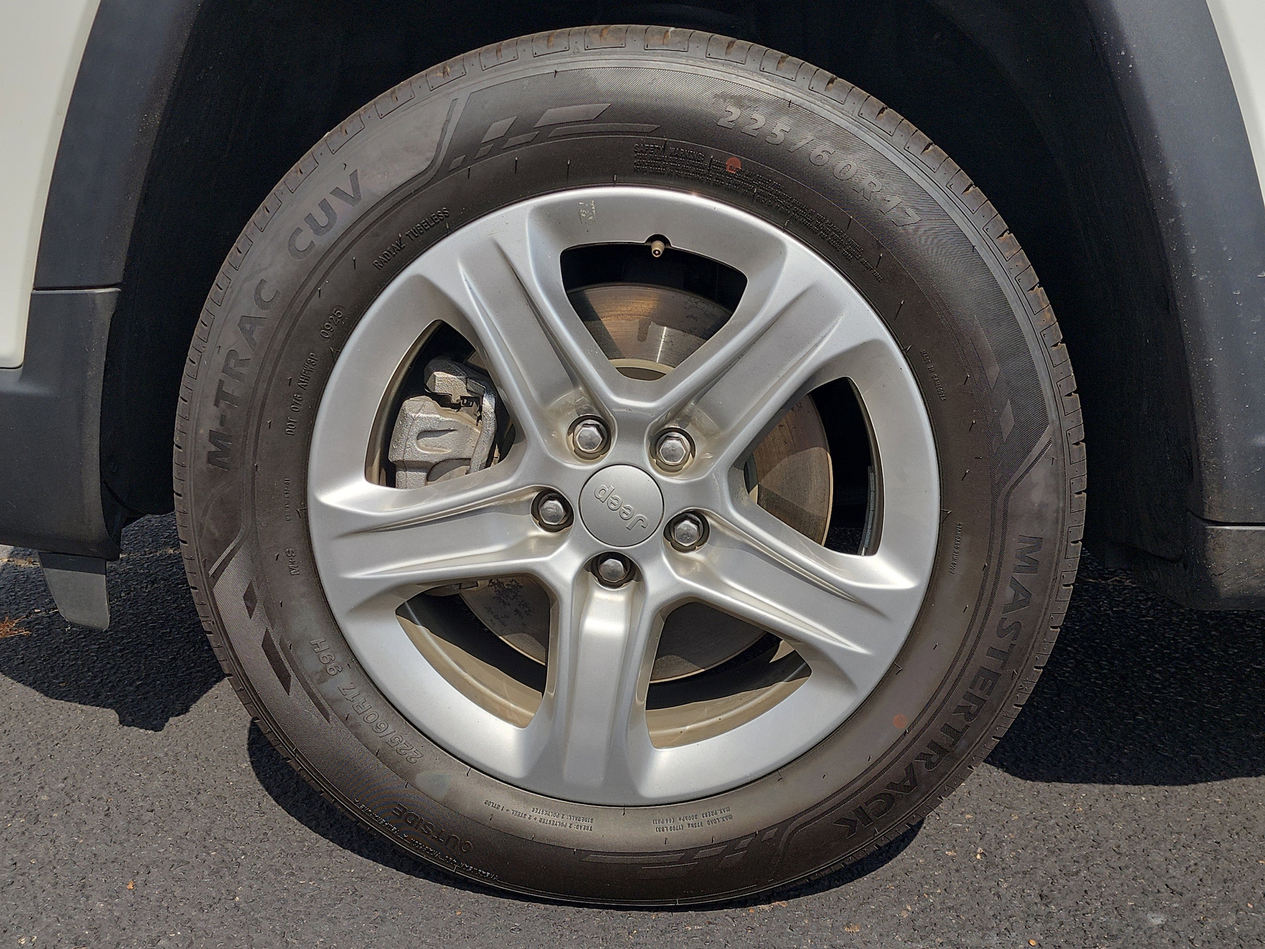 Image of 2023 Jeep Compass Latitude 4x4