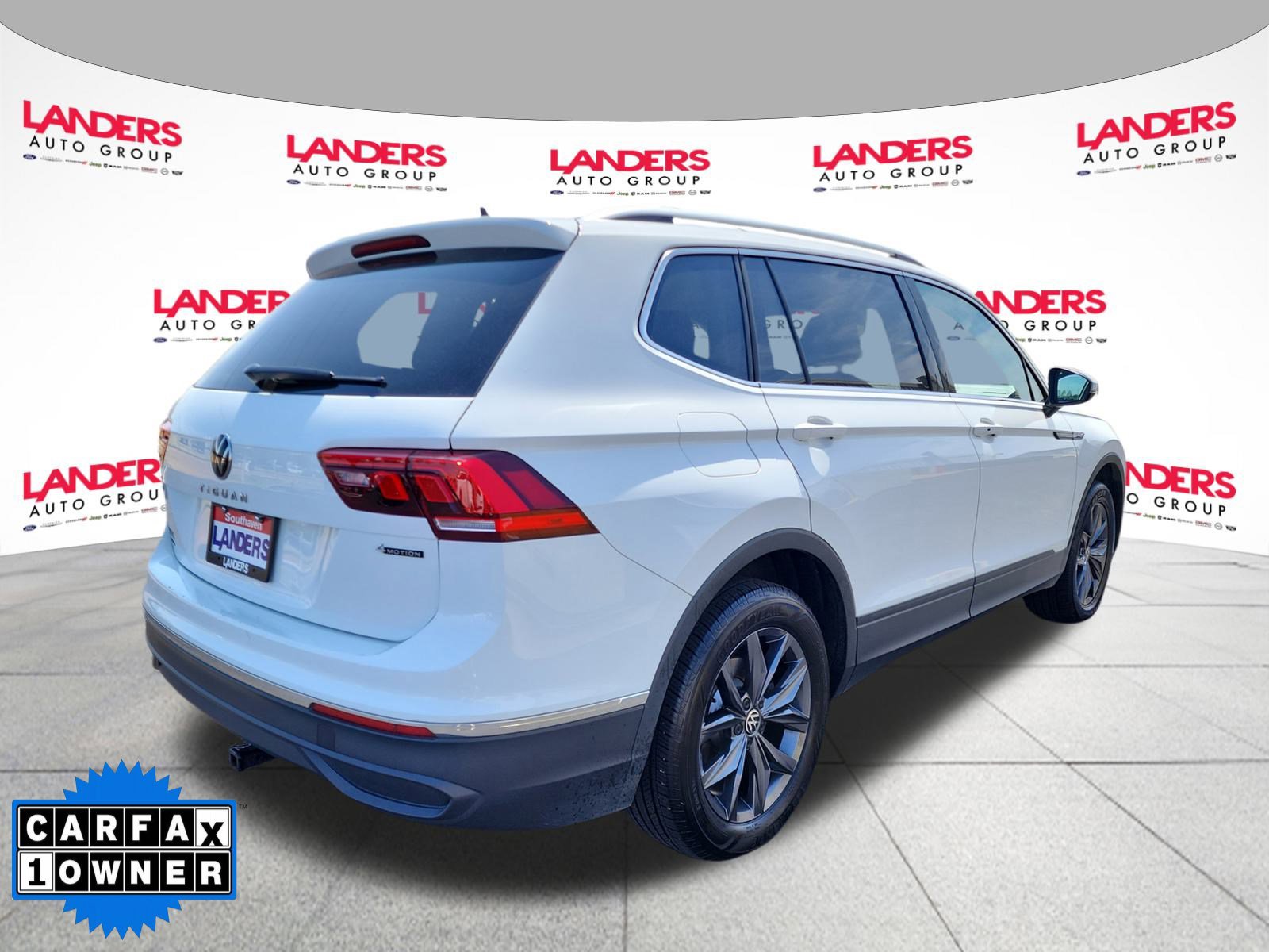 2024 Volkswagen Tiguan SE Wolfsburg Edition photo 3