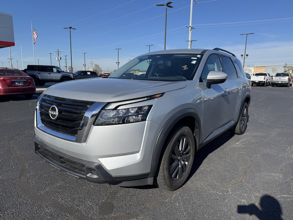 Used 2023 Nissan Pathfinder SV SV 2WD