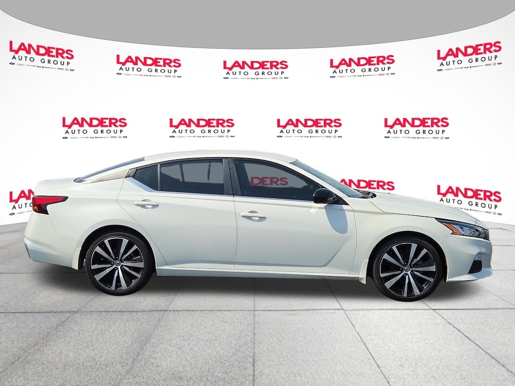 Used 2022 Nissan Altima 2.5 SR Sedan