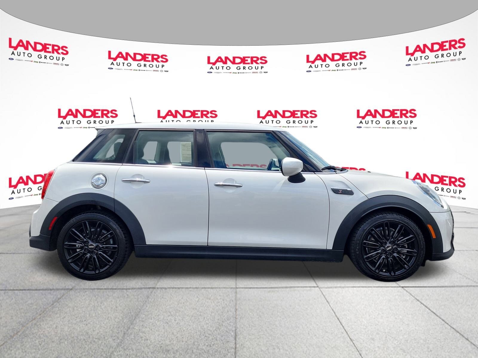 2024 Mini Cooper 4 Door Hardtop S photo 2