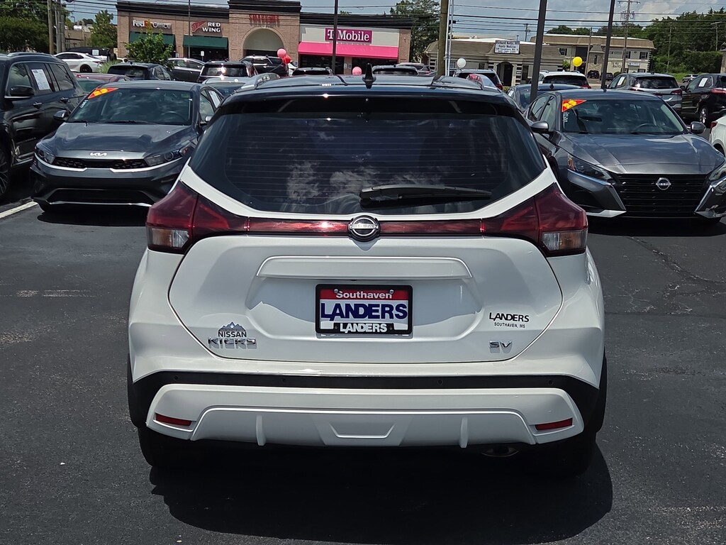 Used 2023 Nissan Kicks SV SV FWD