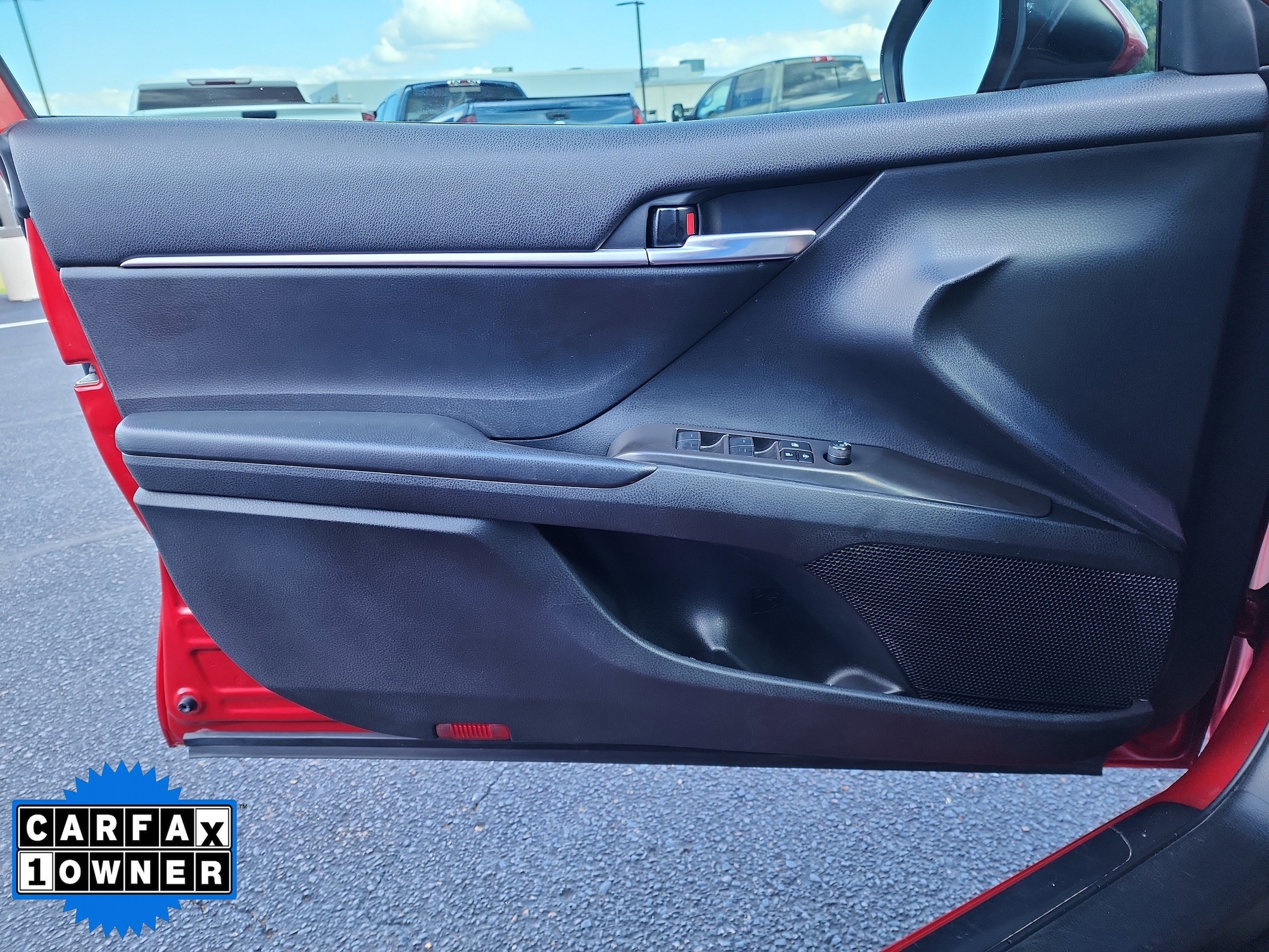 2023 Toyota Camry SE - Photo 17