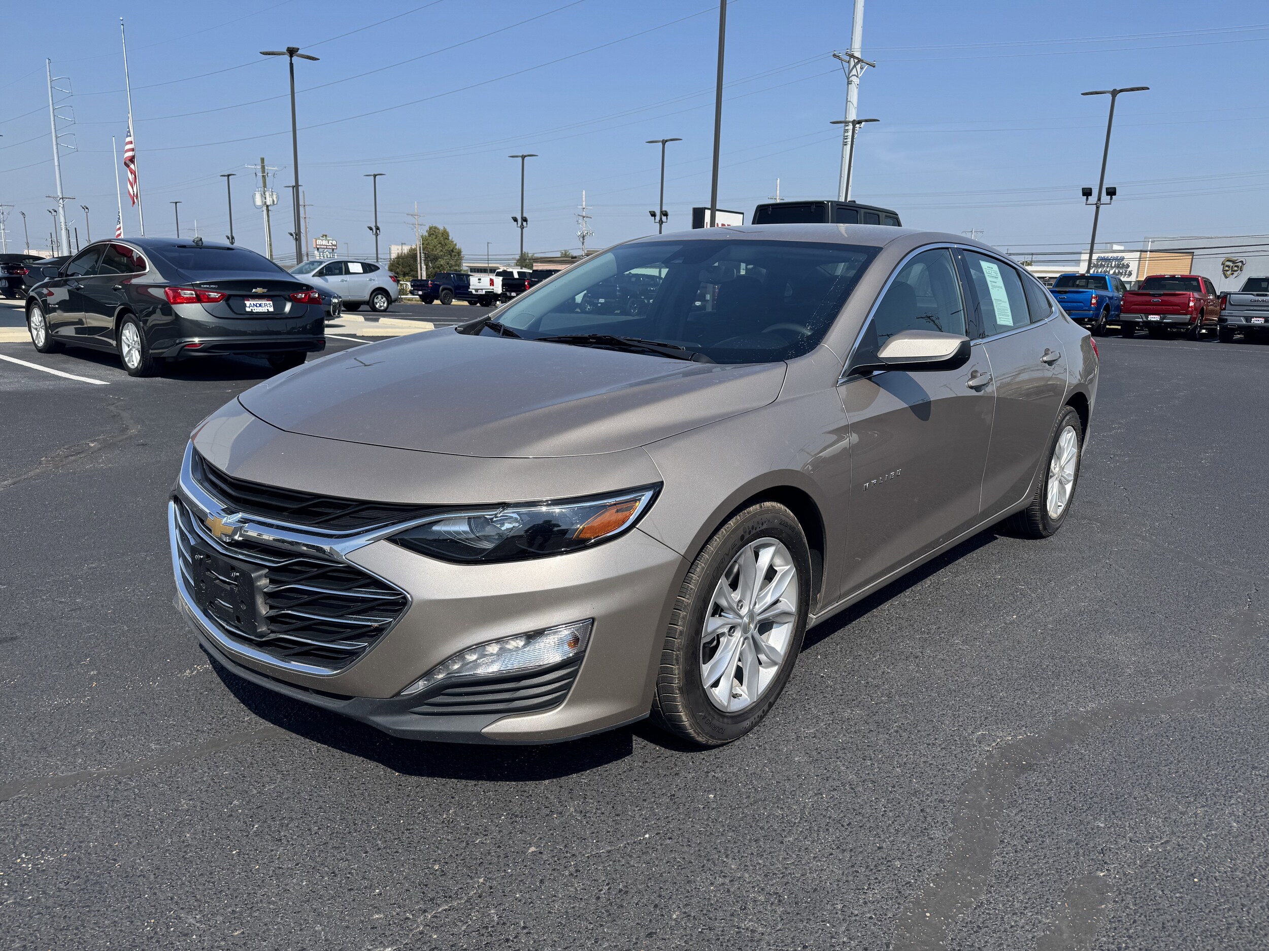 2024 Chevrolet Malibu 1LT photo 2