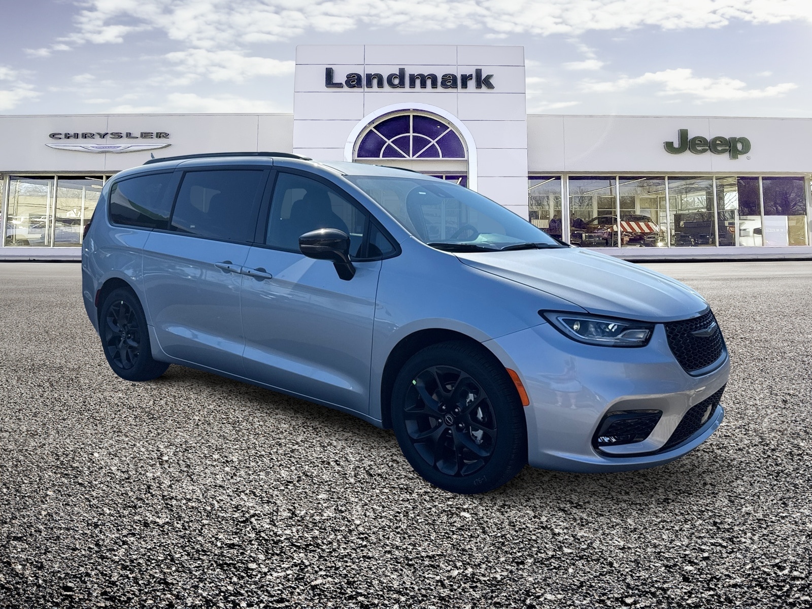 2026 Chrysler Pacifica Select's photo