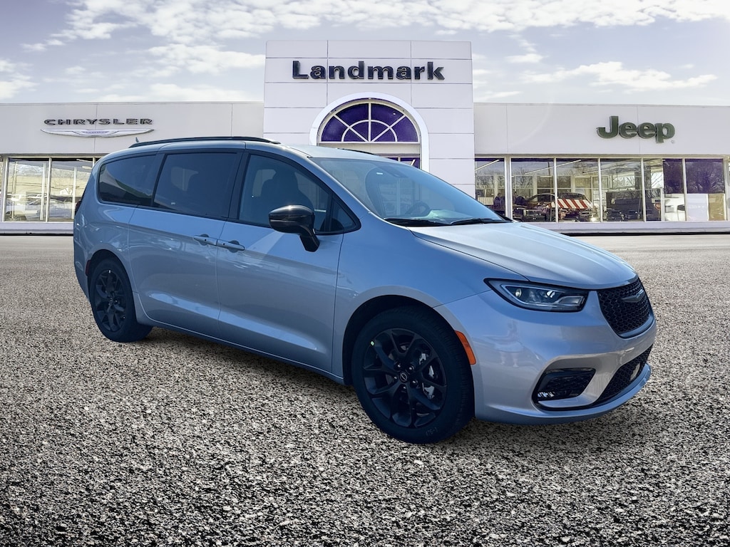 New 2026 Chrysler Pacifica SELECT Passenger Van