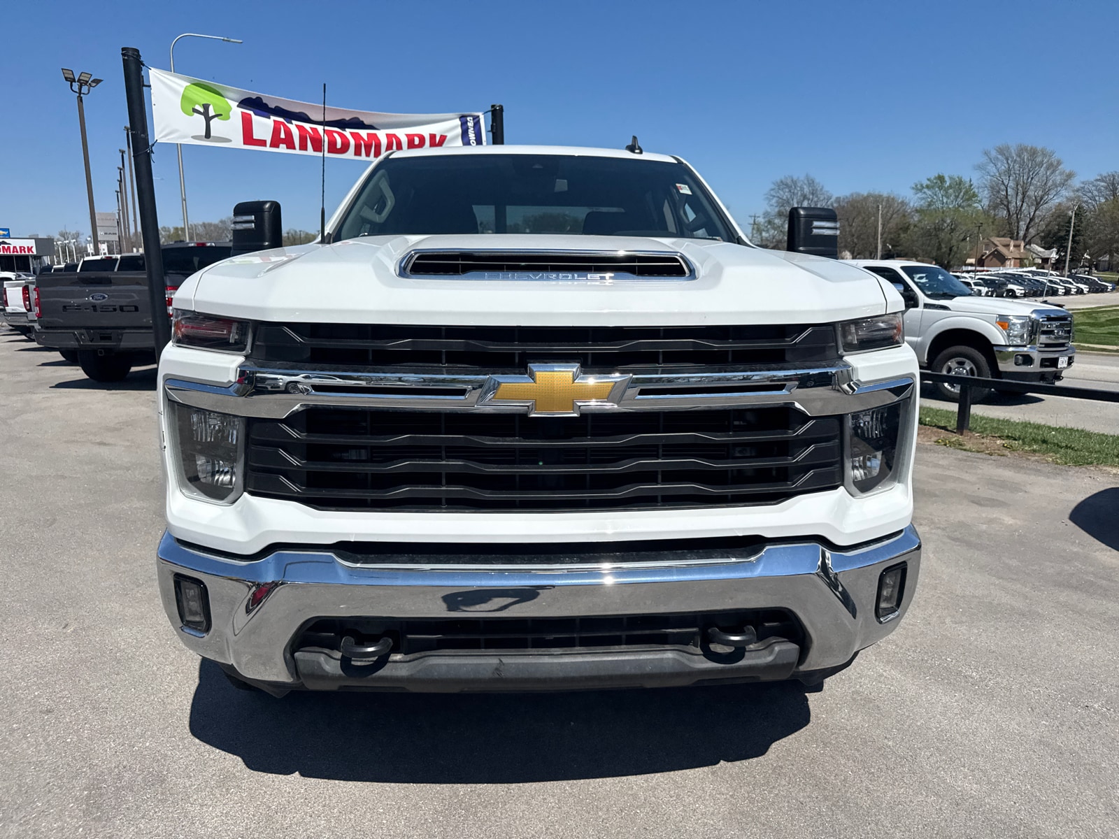 Used 2024 Chevrolet Silverado 2500HD LT with VIN 1GC1YNEY4RF350055 for sale in Kansas City