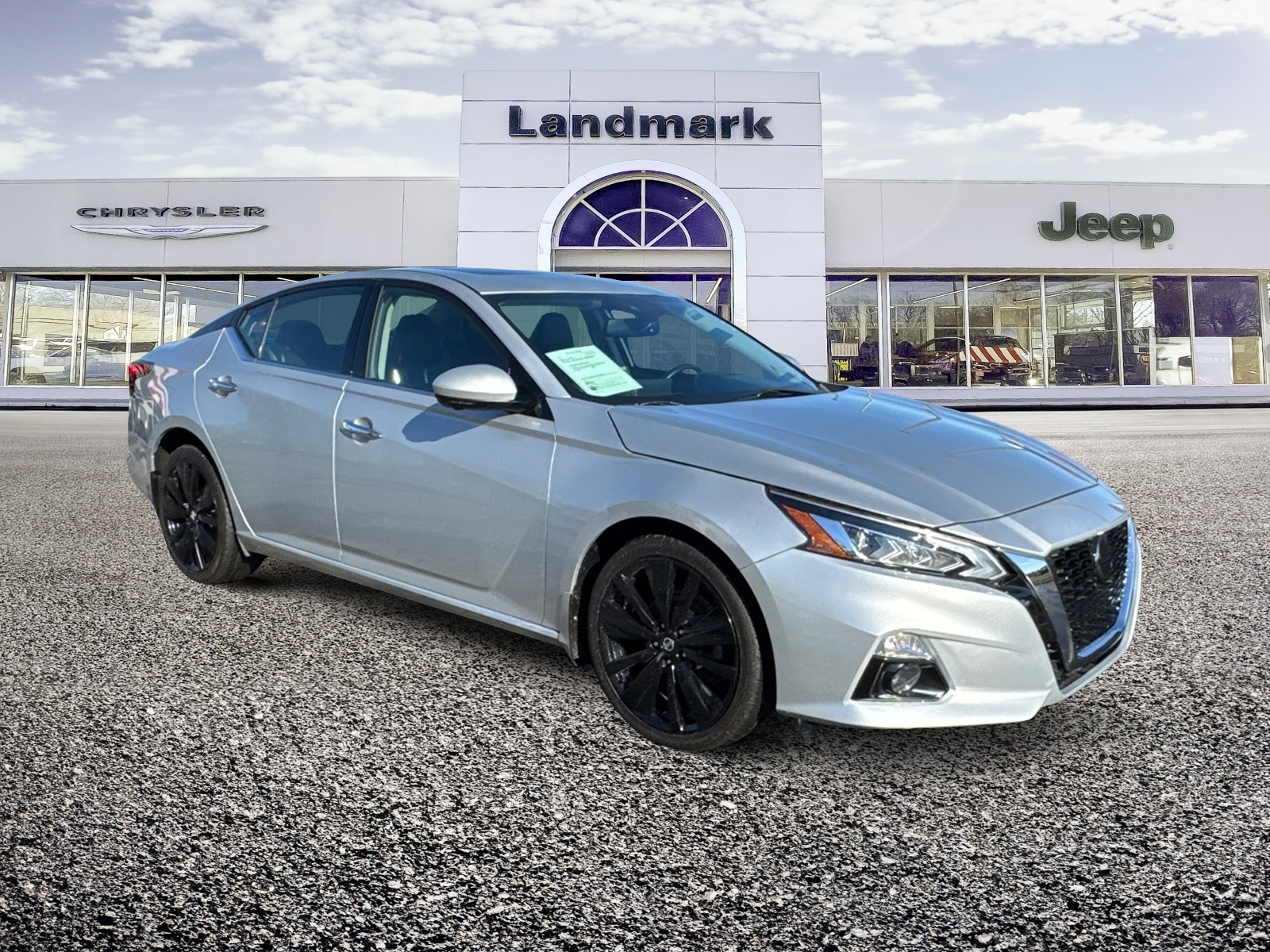 2019 Nissan Altima Platinum's photo