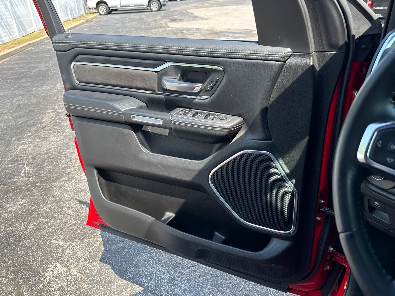 2024 RAM Ram 1500 Pickup Laramie - Photo 19