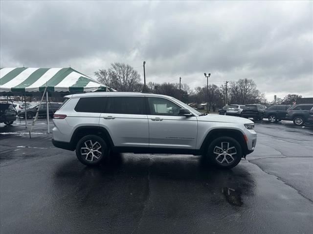 Used 2024 Jeep Grand Cherokee L Limited with VIN 1C4RJKBG6R8921633 for sale in Kansas City