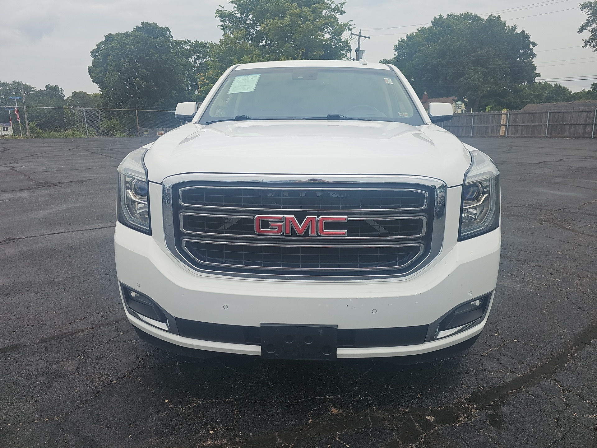 Used 2015 GMC Yukon XL SLE with VIN 1GKS2GKC5FR697354 for sale in Independence, MO