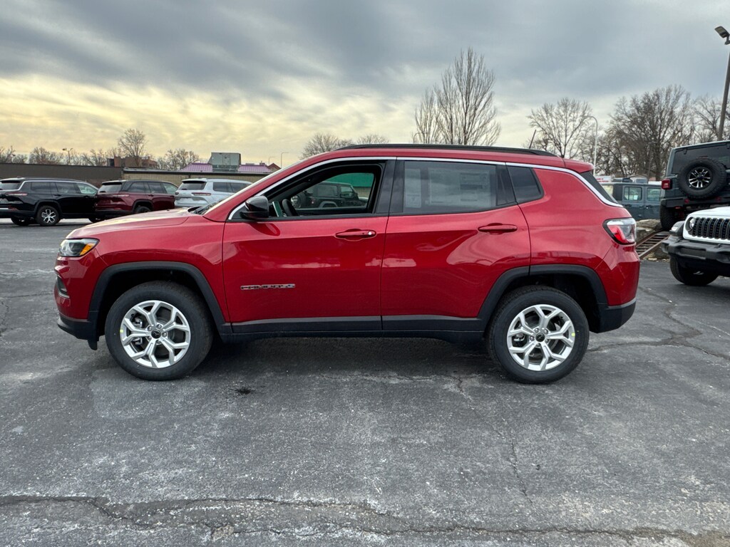New 2026 Jeep Compass LATITUDE 4X4 Sport Utility