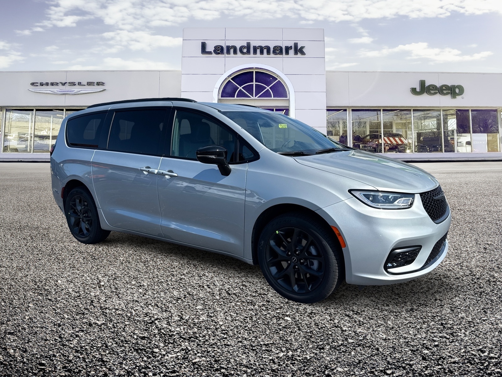 2026 Chrysler Pacifica Select's photo