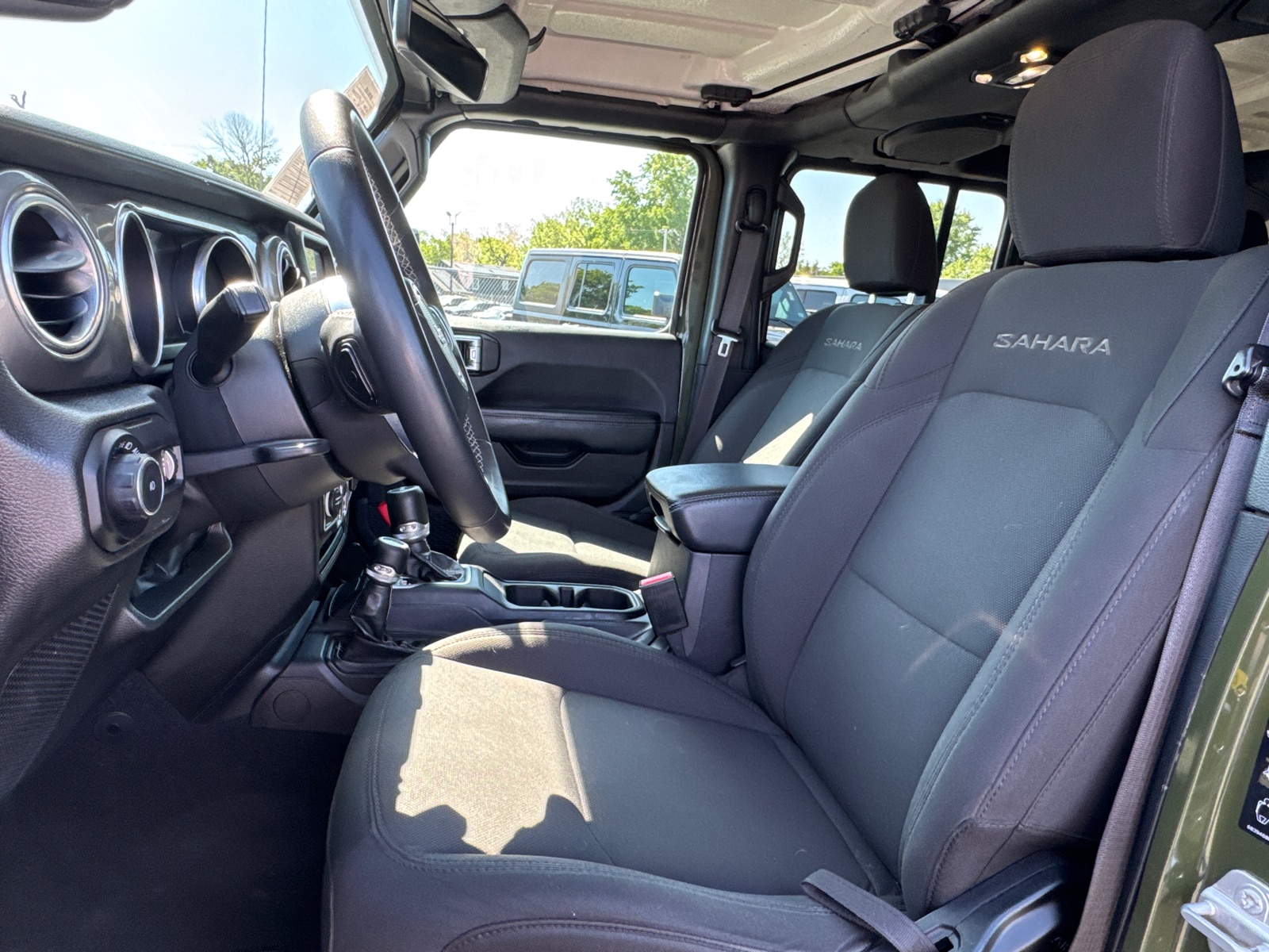 2023 Jeep Wrangler 4-Door Sahara - Photo 9