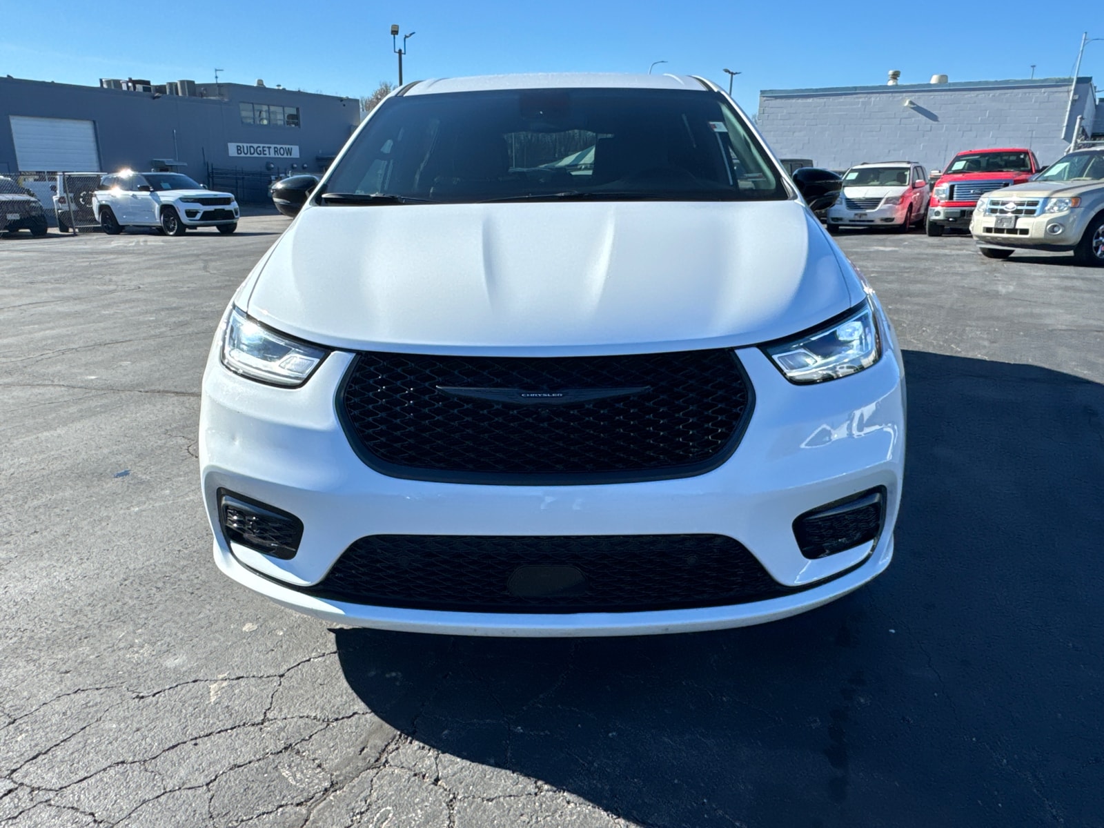 Used 2024 Chrysler Pacifica PHEV Select with VIN 2C4RC1S78RR170012 for sale in Kansas City