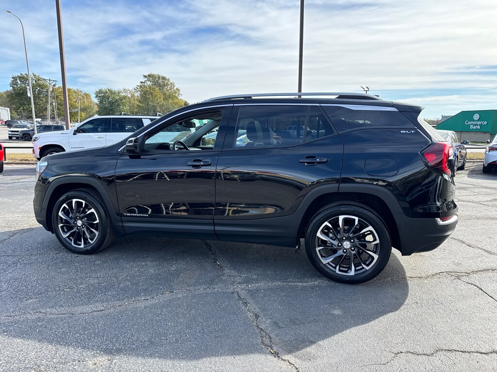 Used 2022 GMC Terrain SLT Sport Utility